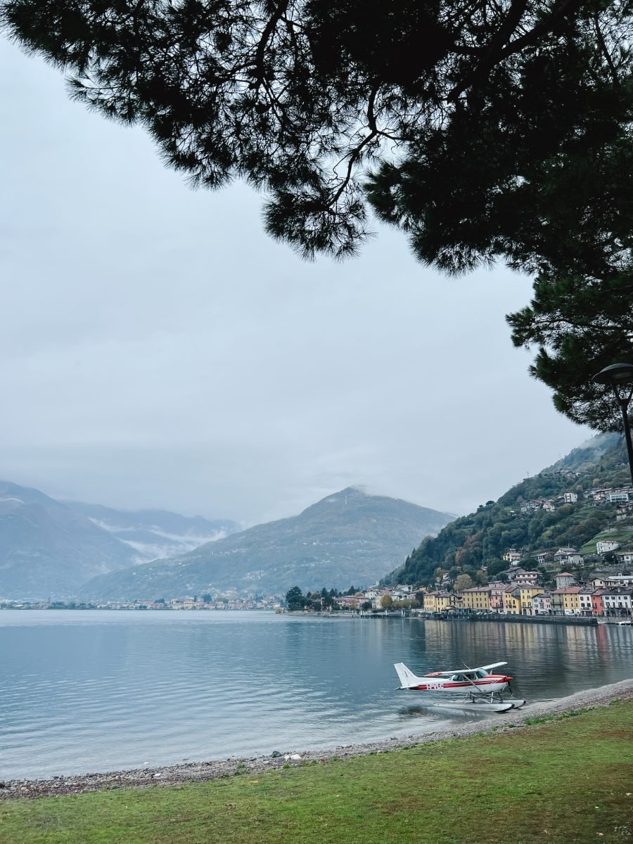Villas on the shore of Lake Como near Domaso