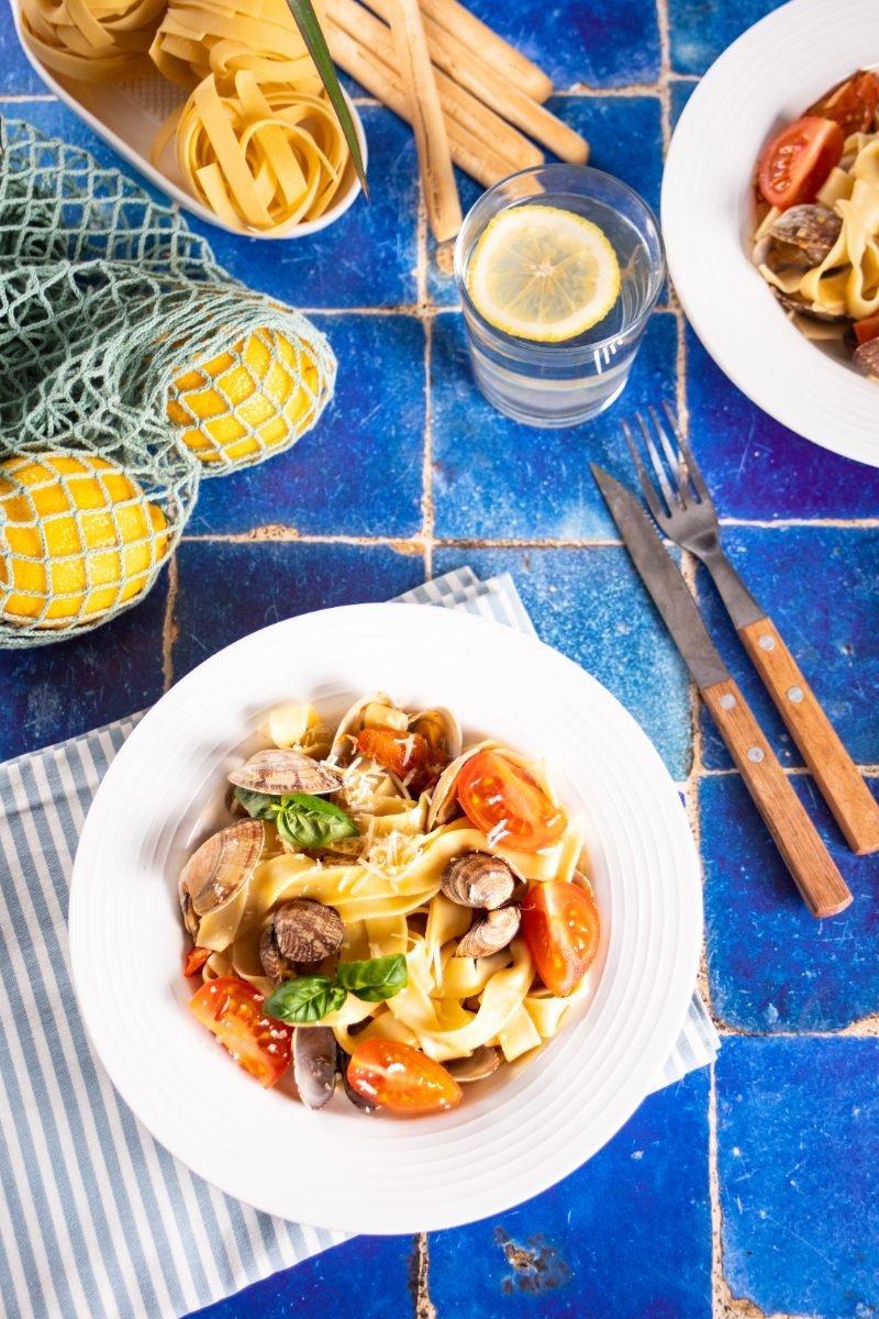 Traditional Italian spaghetti alle vongole