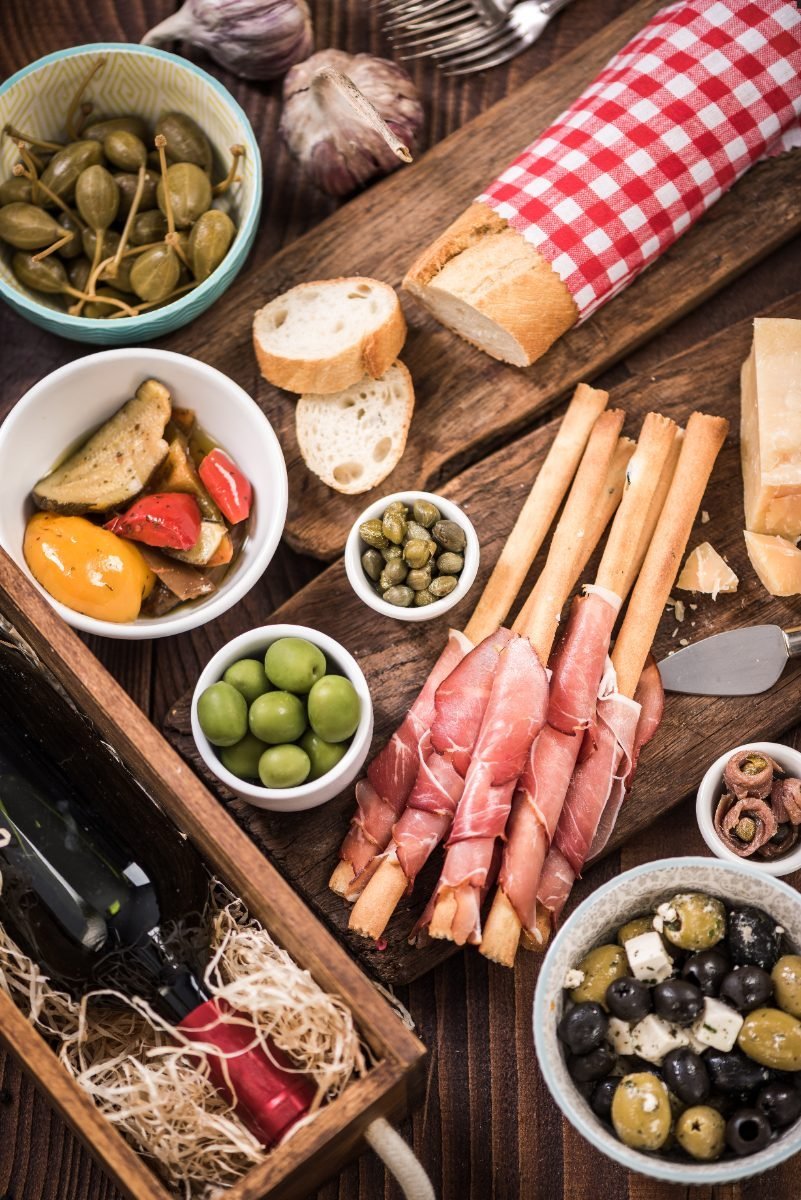 A shared Spanish lunch