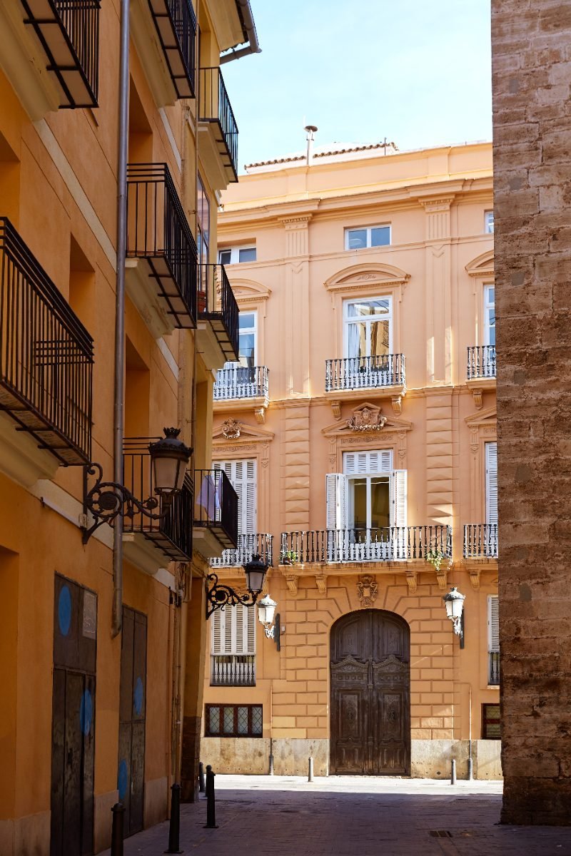 Apartment building facades in Valencia barrio del Carmen