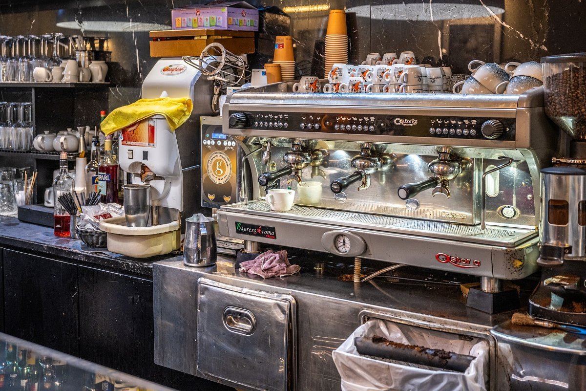 The counter of a coffee bar in Rome