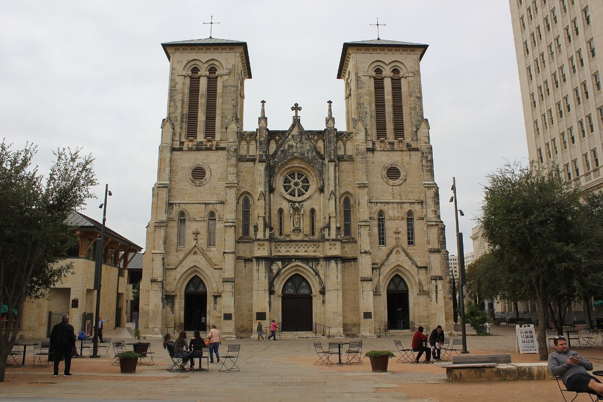 San Fernando Cathedral on Main Plaza