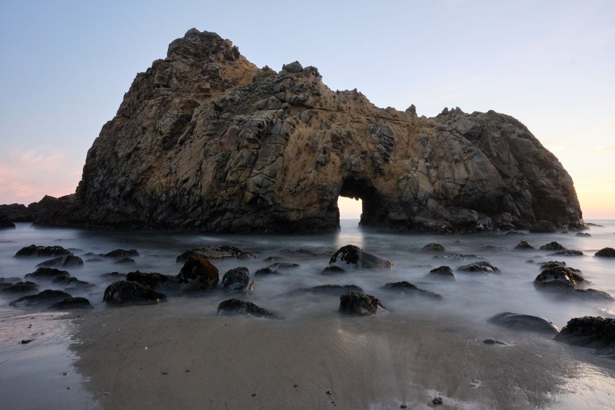 The keyhole arch at Pfeiffer Beach