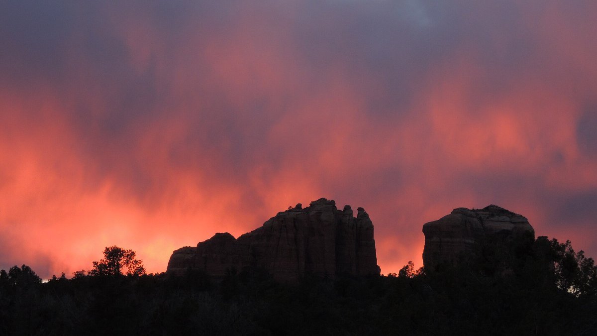 Sunset light on the red rock walls around Sedona