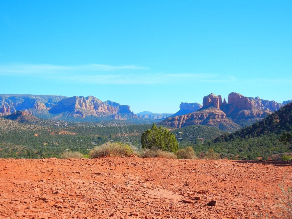The red rock formations that surround Sedona, Arizona