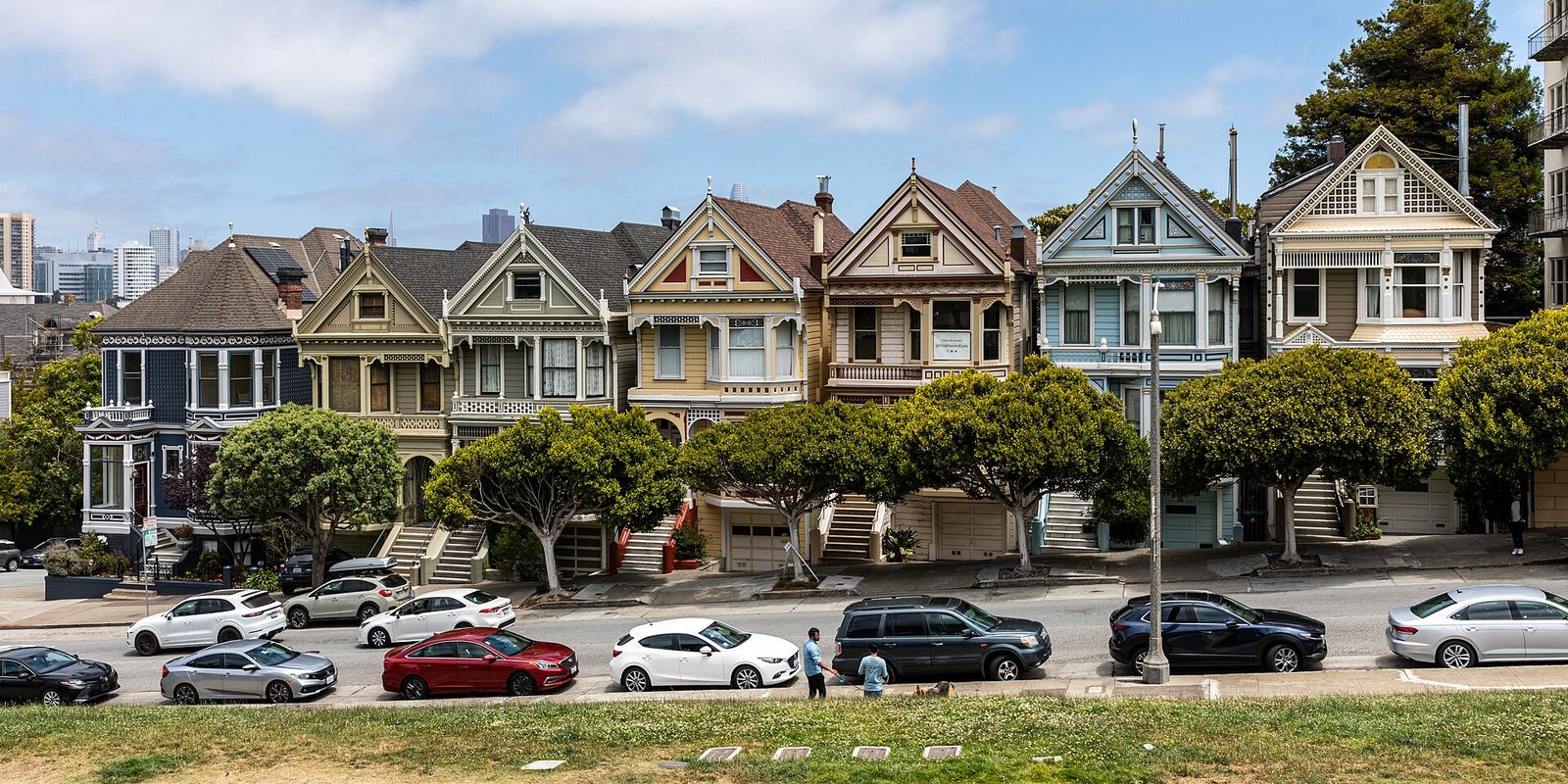The Painted Ladies Victorian houses facing Alamo Square, San Francisco