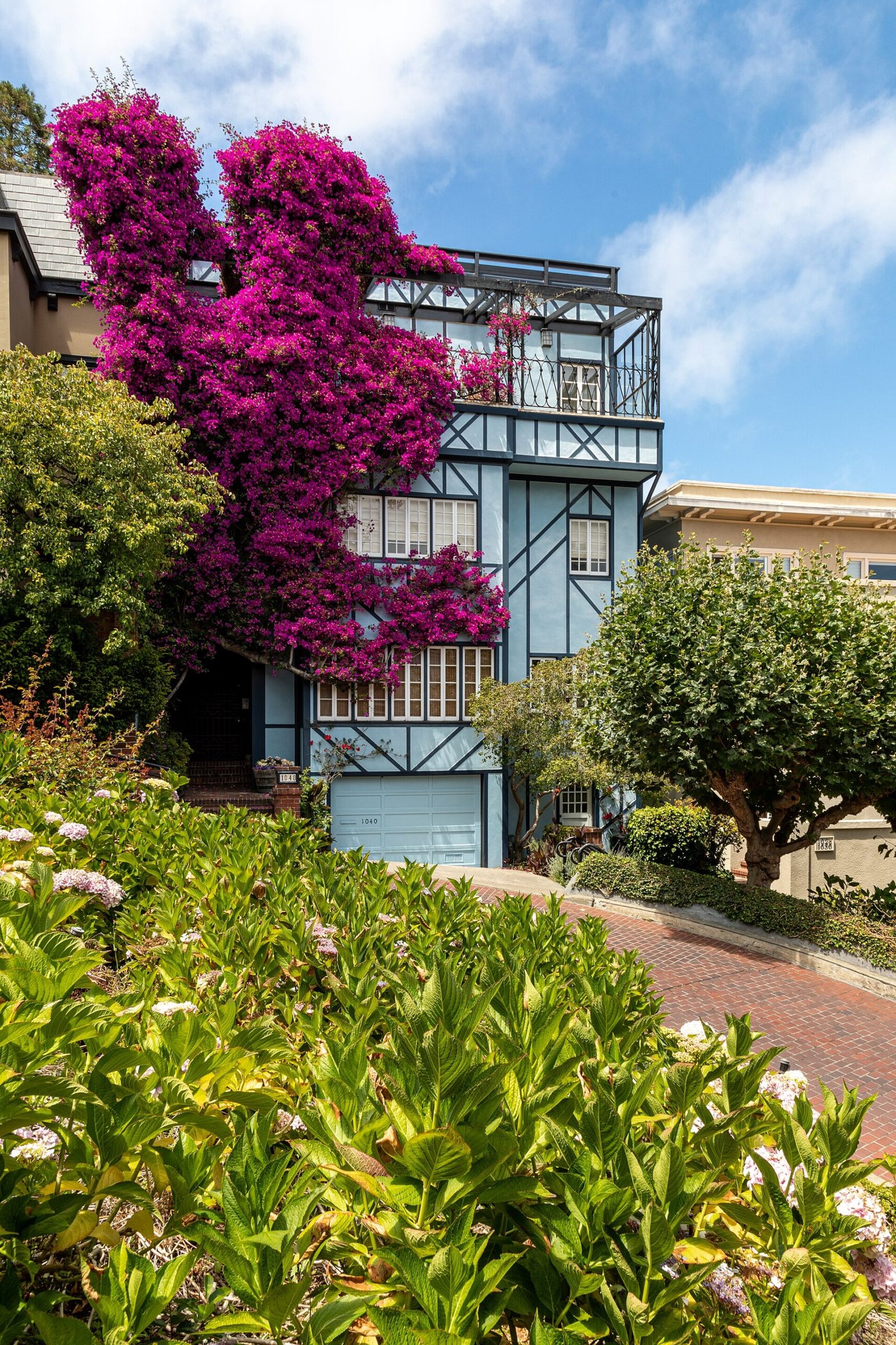 The switchbacks of Lombard Street on Russian Hill