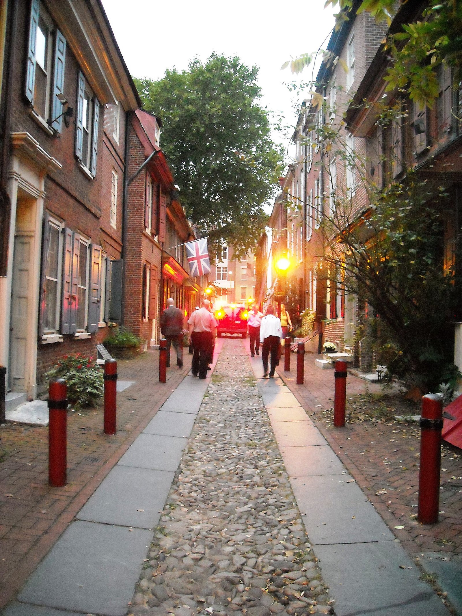 Colonial row houses along Elfreth's Alley in Philadelphia