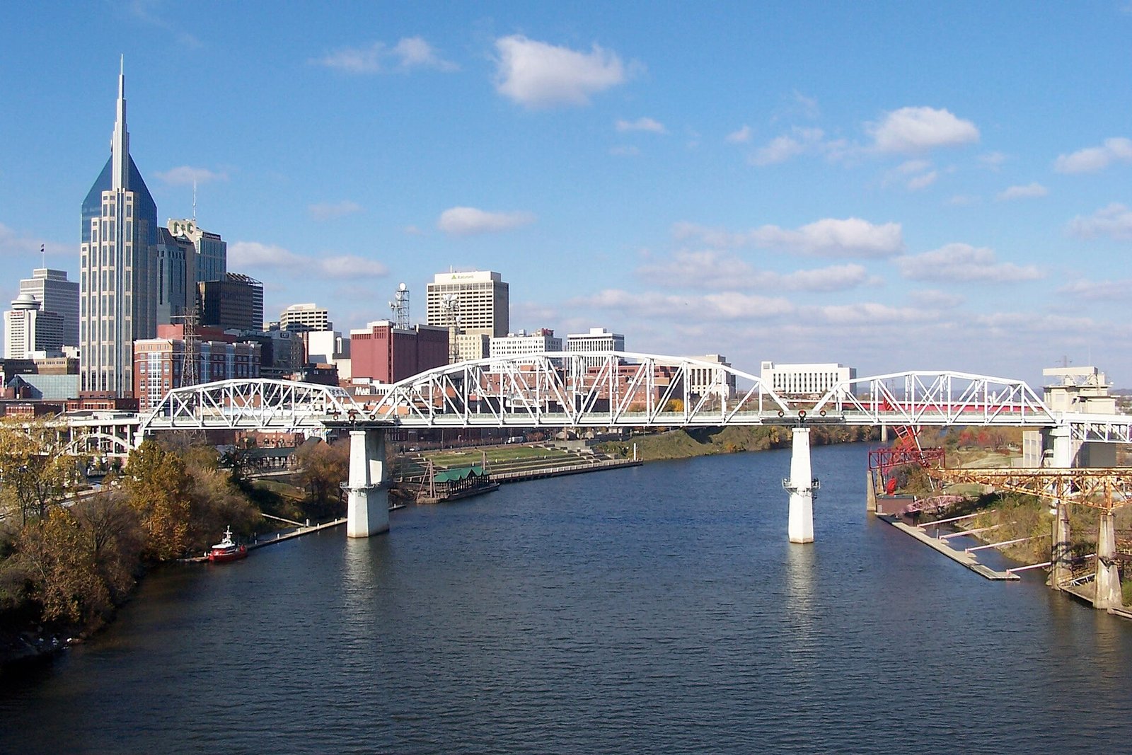 The pedestrian bridge crossing the Cumberland River to downtown Nashville