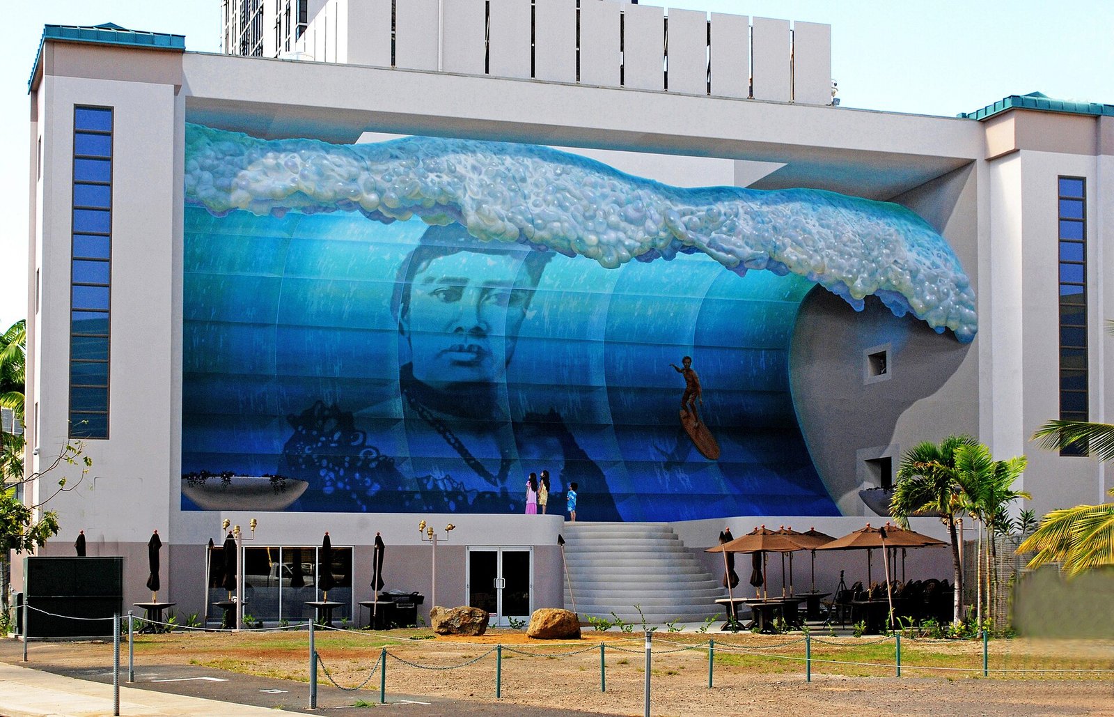 Mana Nalu, a trompe l'oeil wave mural by John Pugh in Honolulu