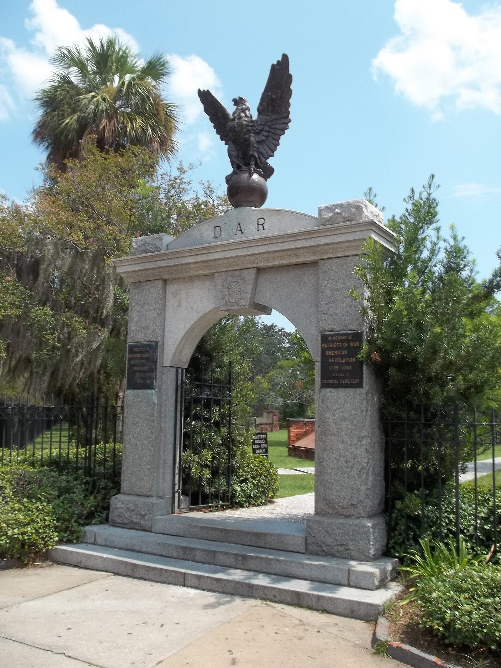 The entrance arch of Colonial Park Cemetery, Savannah