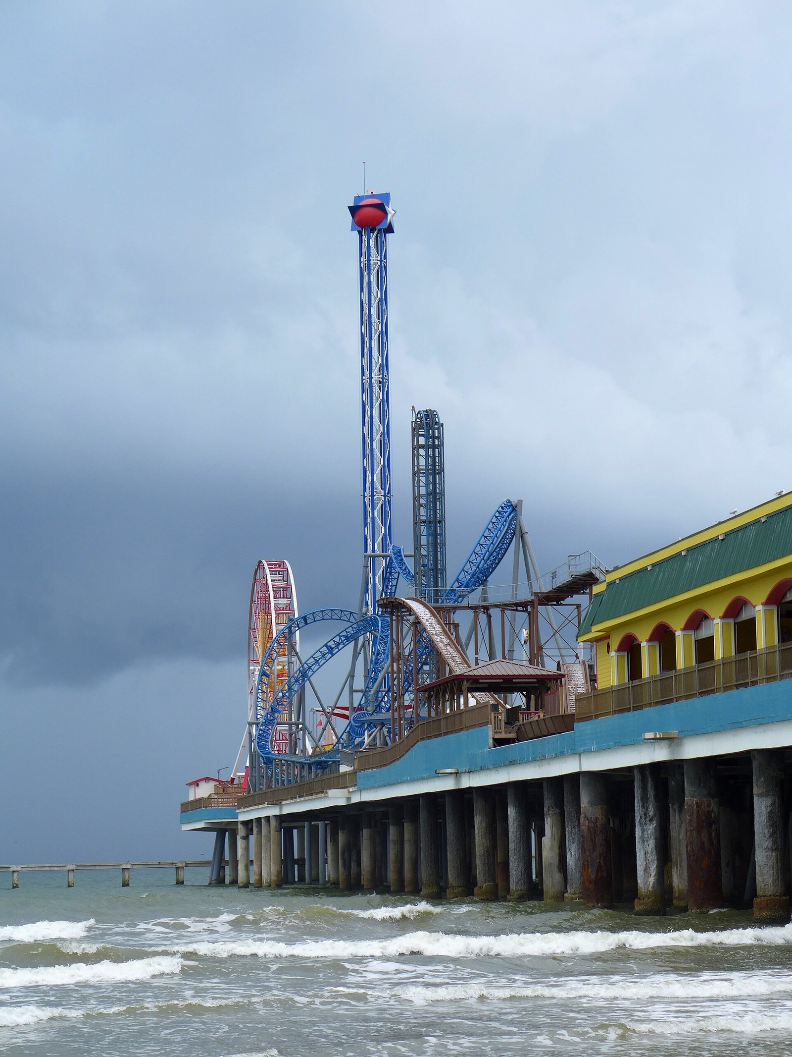 Pleasure Pier on the Galveston seawall
